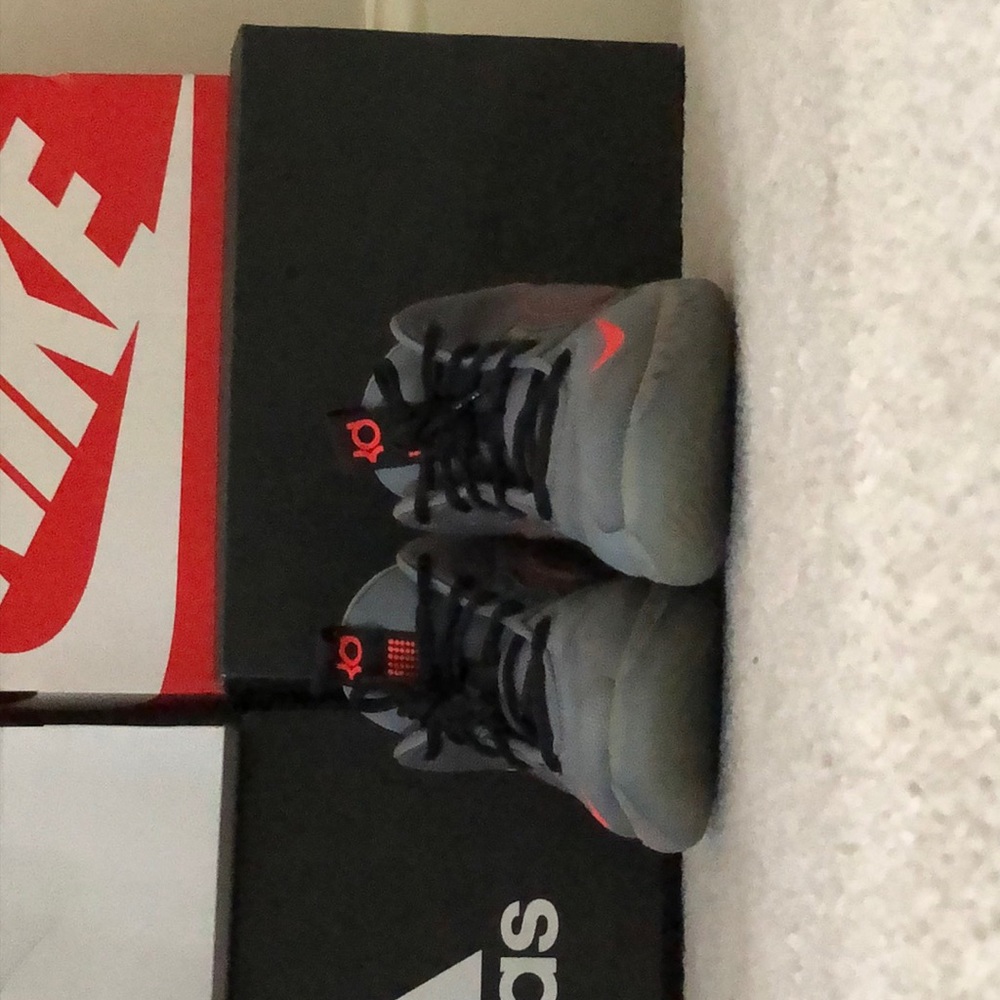 KD trey5 with box pretty good condition